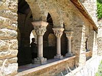 Abbaye Saint-Martin-du-Canigou, Colonnettes (4)
